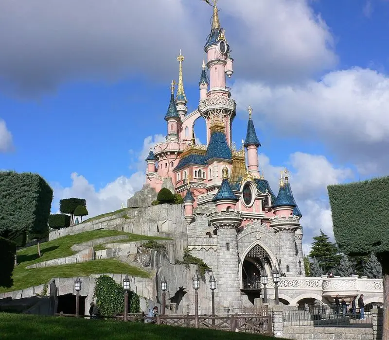 Một ngày trải nghiệm tại Disneyland Paris có gì thú vị