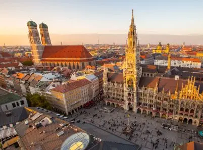 Quảng trường Marienplatz: Trái tim sôi động và giàu lịch sử tại Munich