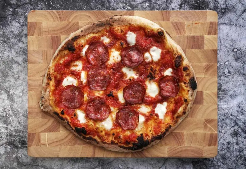 Pepperoni? Kh&aacute;m ph&aacute; loại x&uacute;c x&iacute;ch cay hấp dẫn g&acirc;y sốt 7