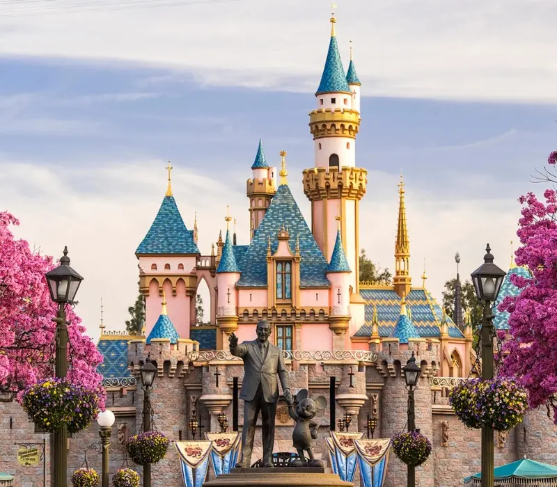 Công viên Disneyland: Khám phá địa điểm vui chơi, giải trí hàng đầu châu Mỹ
