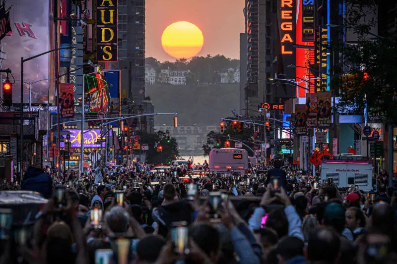 Chi&ecirc;m ngưỡng sự kiện ho&agrave;ng h&ocirc;n Manhattanhenge đẹp tuyệt sắc 4