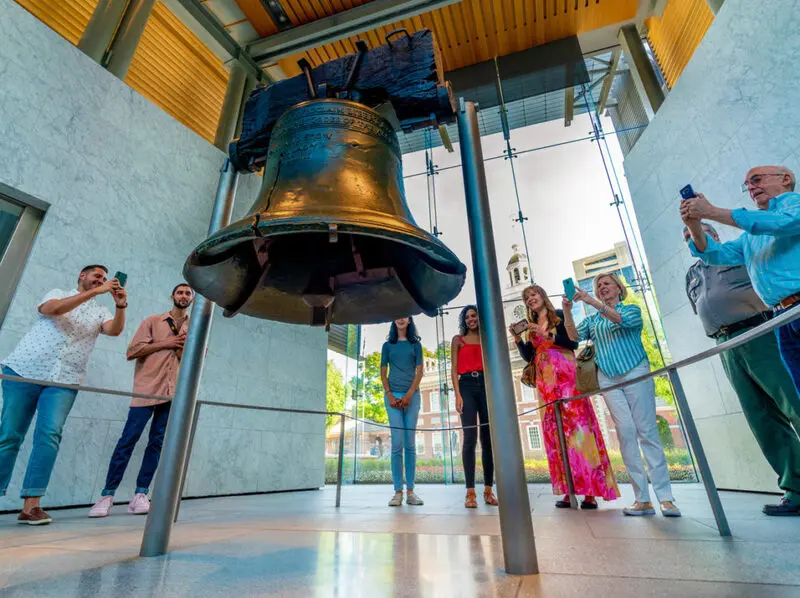 Chu&ocirc;ng tự do Liberty Bell v&agrave; những sự thật th&uacute; vị đằng sau 3
