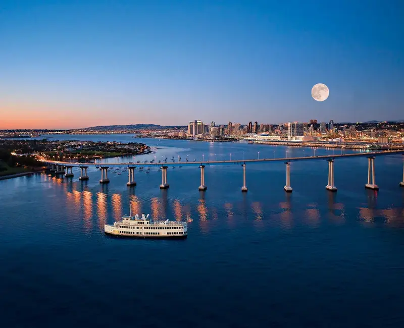 Du lịch San Diego, tận hưởng bờ biển trải d&agrave;i dưới nắng ấm 8