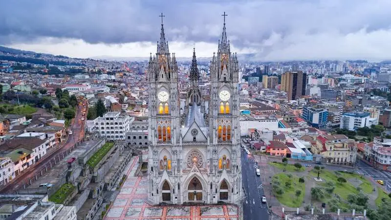 Ecuador v&agrave; thi&ecirc;n nhi&ecirc;n đa sắc kỳ diệu ở Nam Mỹ 4