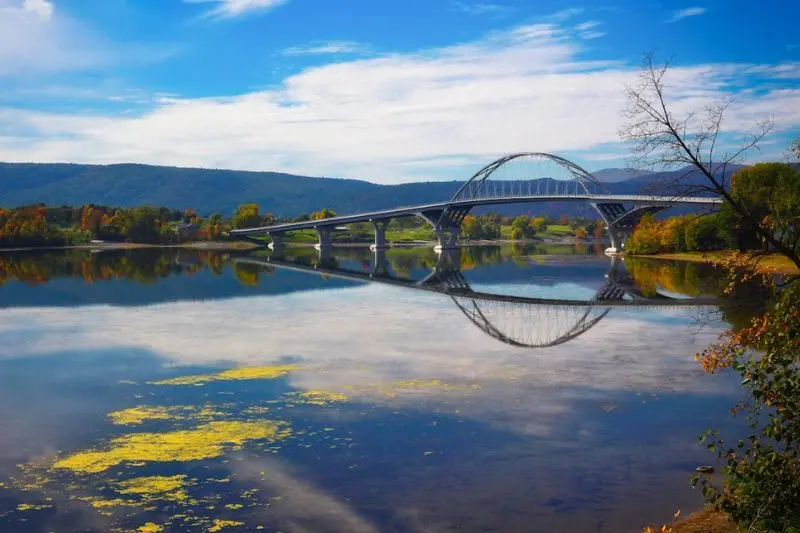 Kh&aacute;m ph&aacute; tiểu bang Vermont y&ecirc;n b&igrave;nh, thơ mộng của Mỹ 9