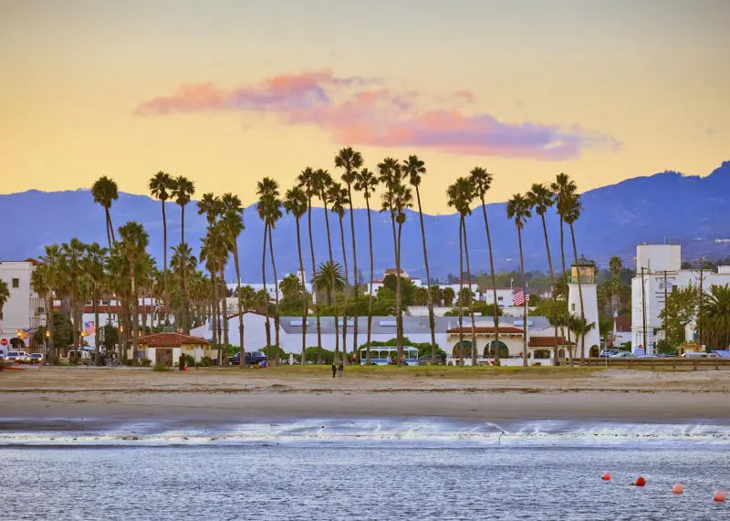 Một ng&agrave;y kh&aacute;m ph&aacute; th&agrave;nh phố Santa Barbara c&oacute; g&igrave; th&uacute; vị 4