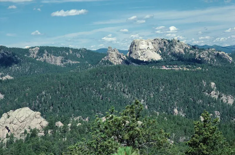 Núi Rushmore: Công trình điêu khắc chân dung 4 tổng thống vĩ đại của Mỹ 9