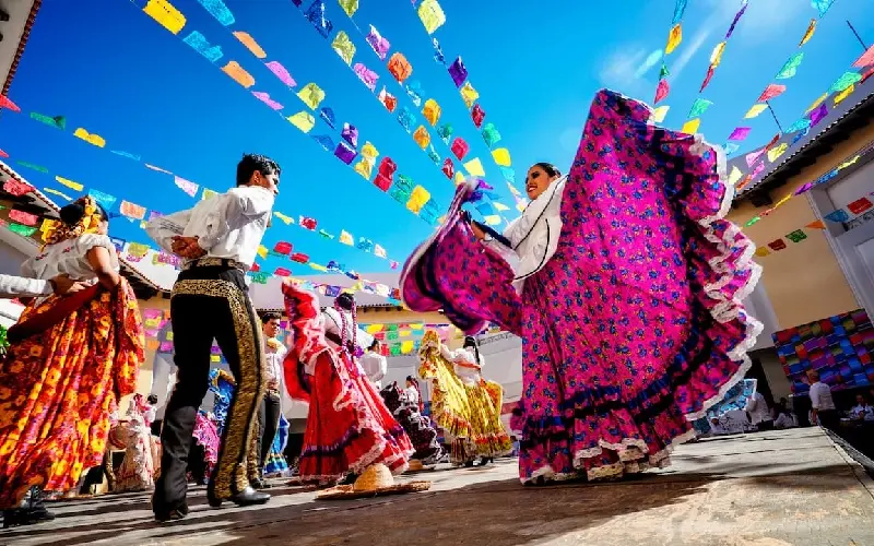 Văn h&oacute;a Mexico: Đa sắc m&agrave;u v&agrave; đầy m&ecirc; hoặc 2