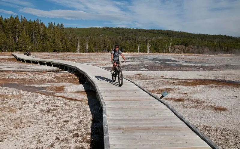 Yellowstone: Vườn quốc gia l&acirc;u đời nhất nước Mỹ v&agrave; thế giới 13