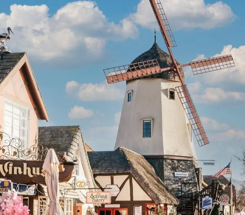 Khám phá Solvang, ngôi làng Đan Mạch giữa lòng nước Mỹ