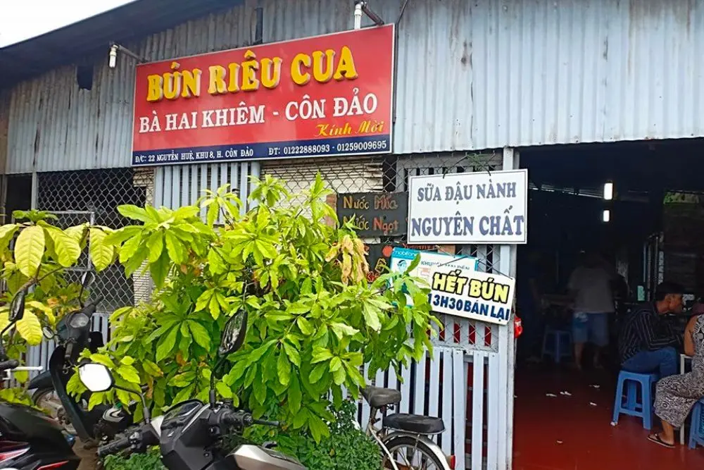Đặc sắc qu&aacute;n B&uacute;n ri&ecirc;u B&agrave; 2 Khi&ecirc;m C&ocirc;n Đảo đốn tim thực kh&aacute;ch phương xa 2