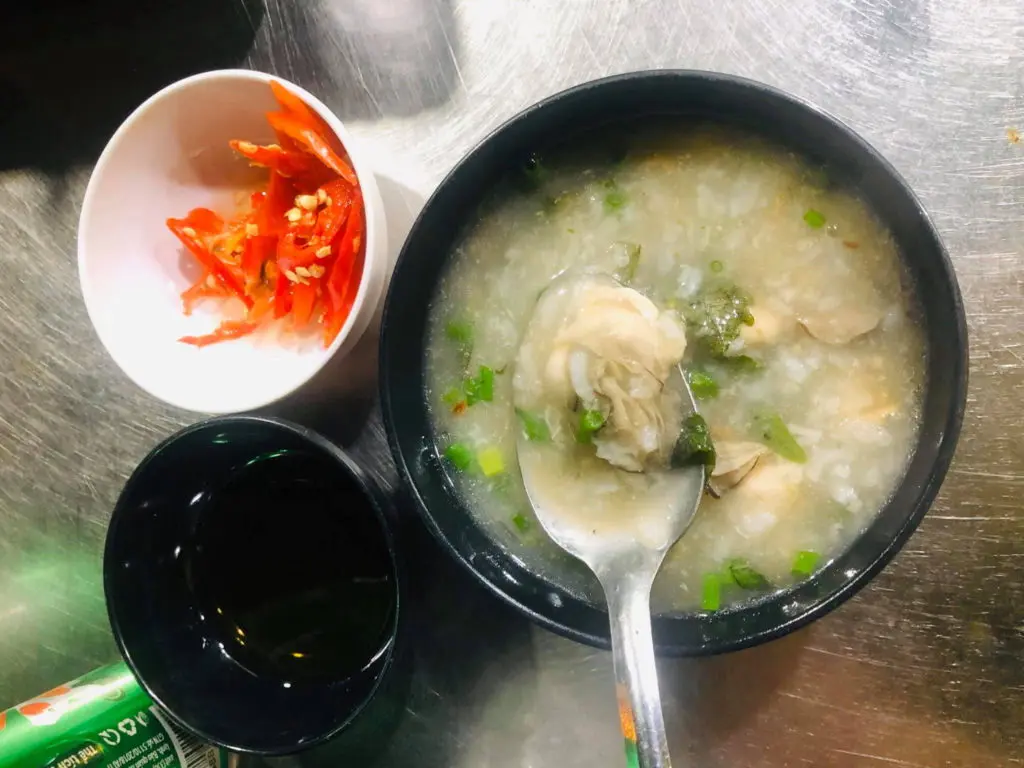 Đặc sản Ch&aacute;o h&agrave;u C&ocirc;n Đảo thơm ngon nức tiếng gần xa 2