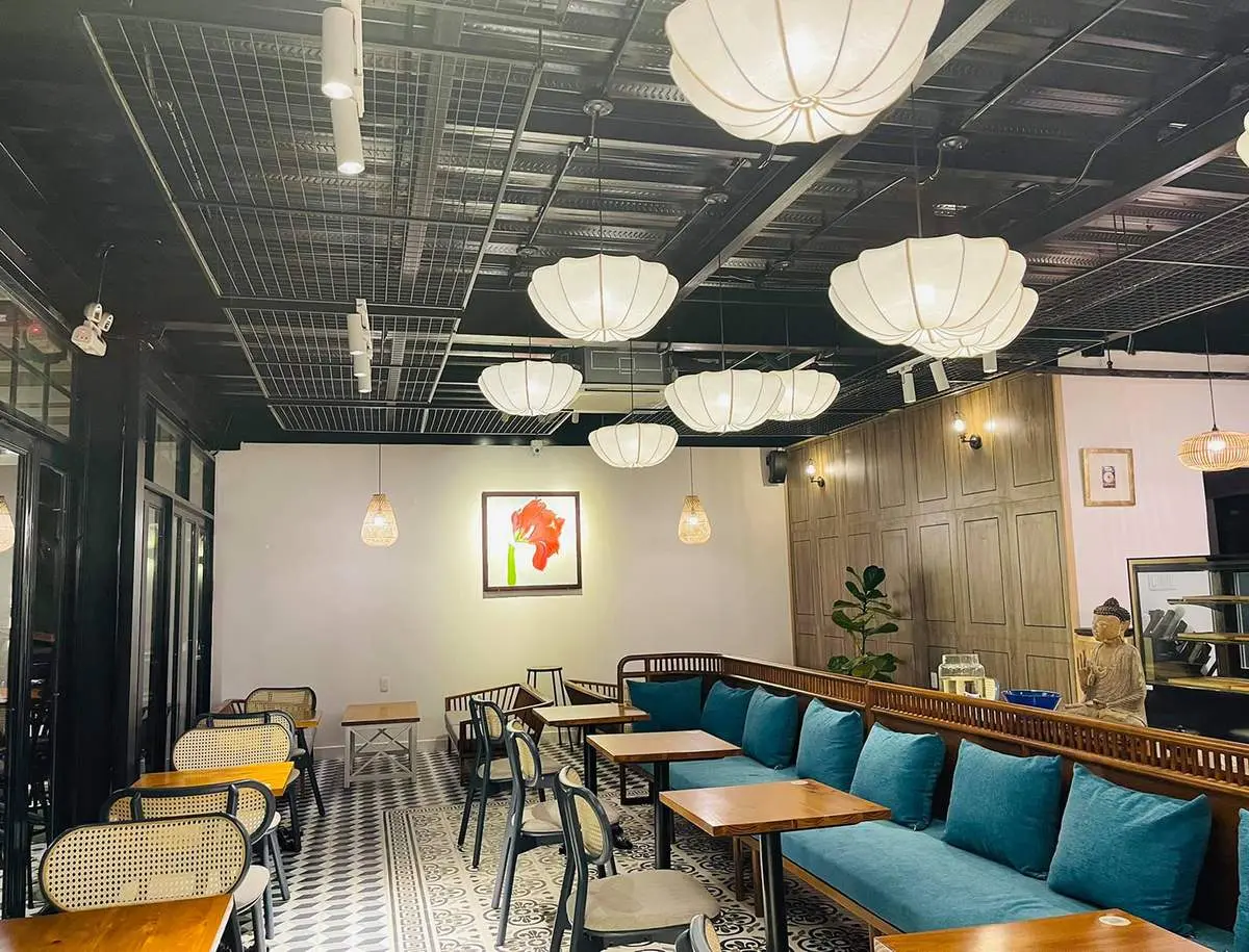 De Lavie Coffee Lounge C&ocirc;n Đảo với kh&ocirc;ng gian s&acirc;n thượng đẹp m&ecirc; hồn 3