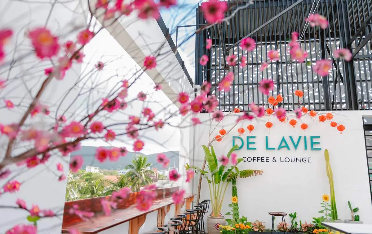 De Lavie Coffee Lounge C&ocirc;n Đảo với kh&ocirc;ng gian s&acirc;n thượng đẹp m&ecirc; hồn 5