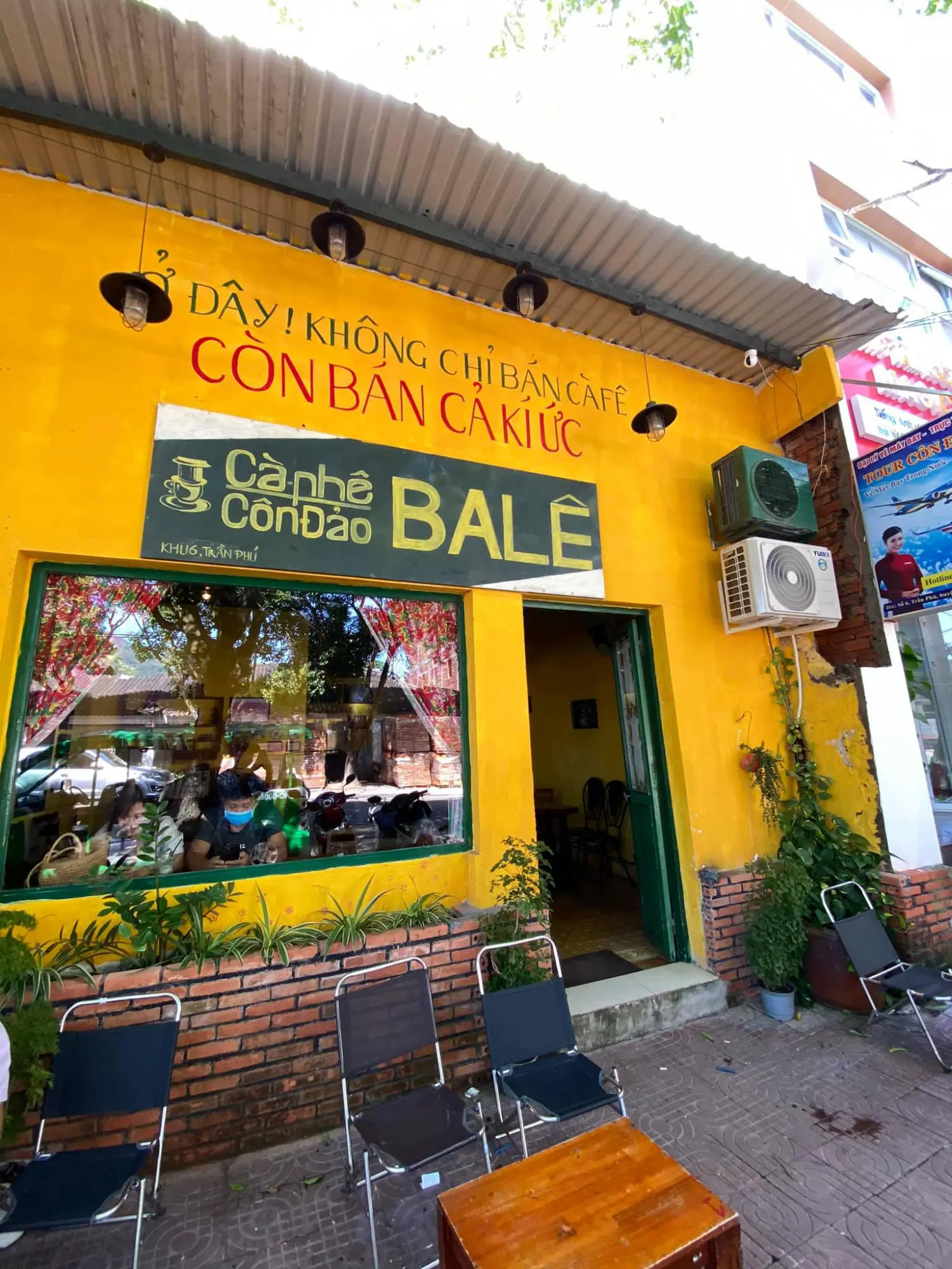 Đến Cafe Ba L&ecirc; C&ocirc;n Đảo t&igrave;m về những k&yacute; ức xưa cũ 5
