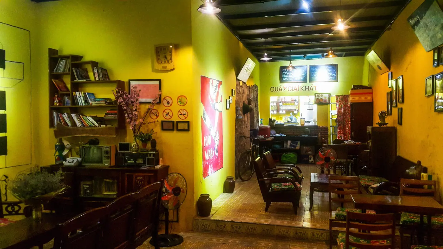 Đến Cafe Ba L&ecirc; C&ocirc;n Đảo t&igrave;m về những k&yacute; ức xưa cũ 2
