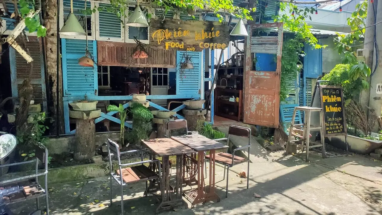Phi&ecirc;n Kh&uacute;c Cafe C&ocirc;n Đảo, kh&ocirc;ng gian ho&agrave;i cổ giữa l&ograve;ng th&agrave;nh phố 3