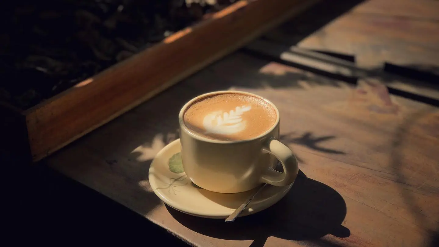 Phi&ecirc;n Kh&uacute;c Cafe C&ocirc;n Đảo, kh&ocirc;ng gian ho&agrave;i cổ giữa l&ograve;ng th&agrave;nh phố 4