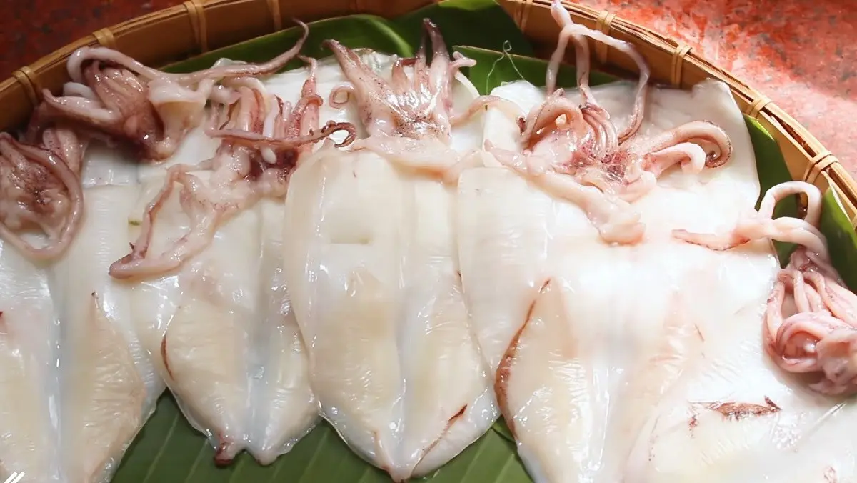 Thưởng thức Mực một nắng C&ocirc;n Đảo sao cho đ&uacute;ng điệu 5