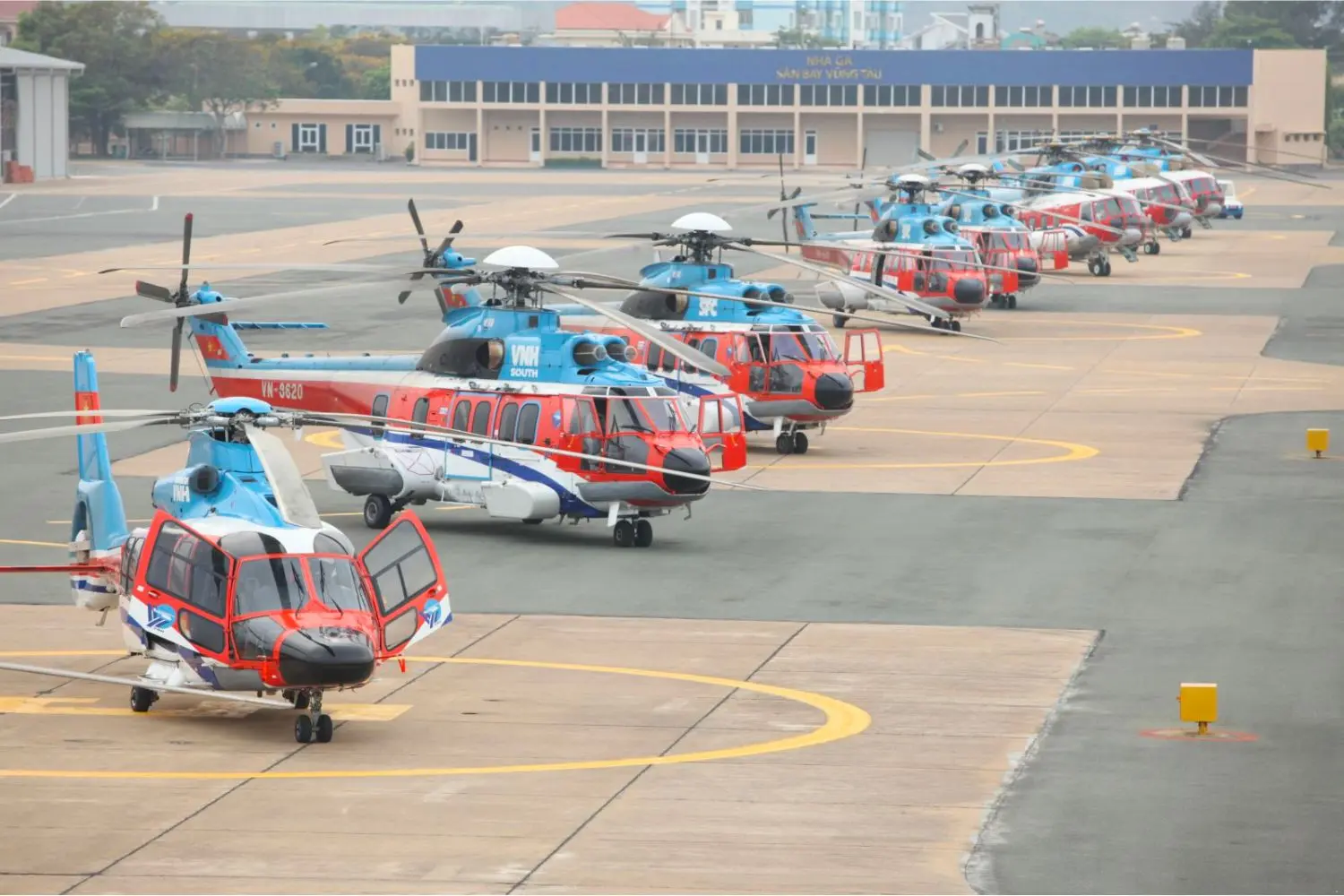 Trải nghiệm đi trực thăng kh&aacute;m ph&aacute; C&ocirc;n Đảo cực chất, sao chưa thử bạn ơi 3