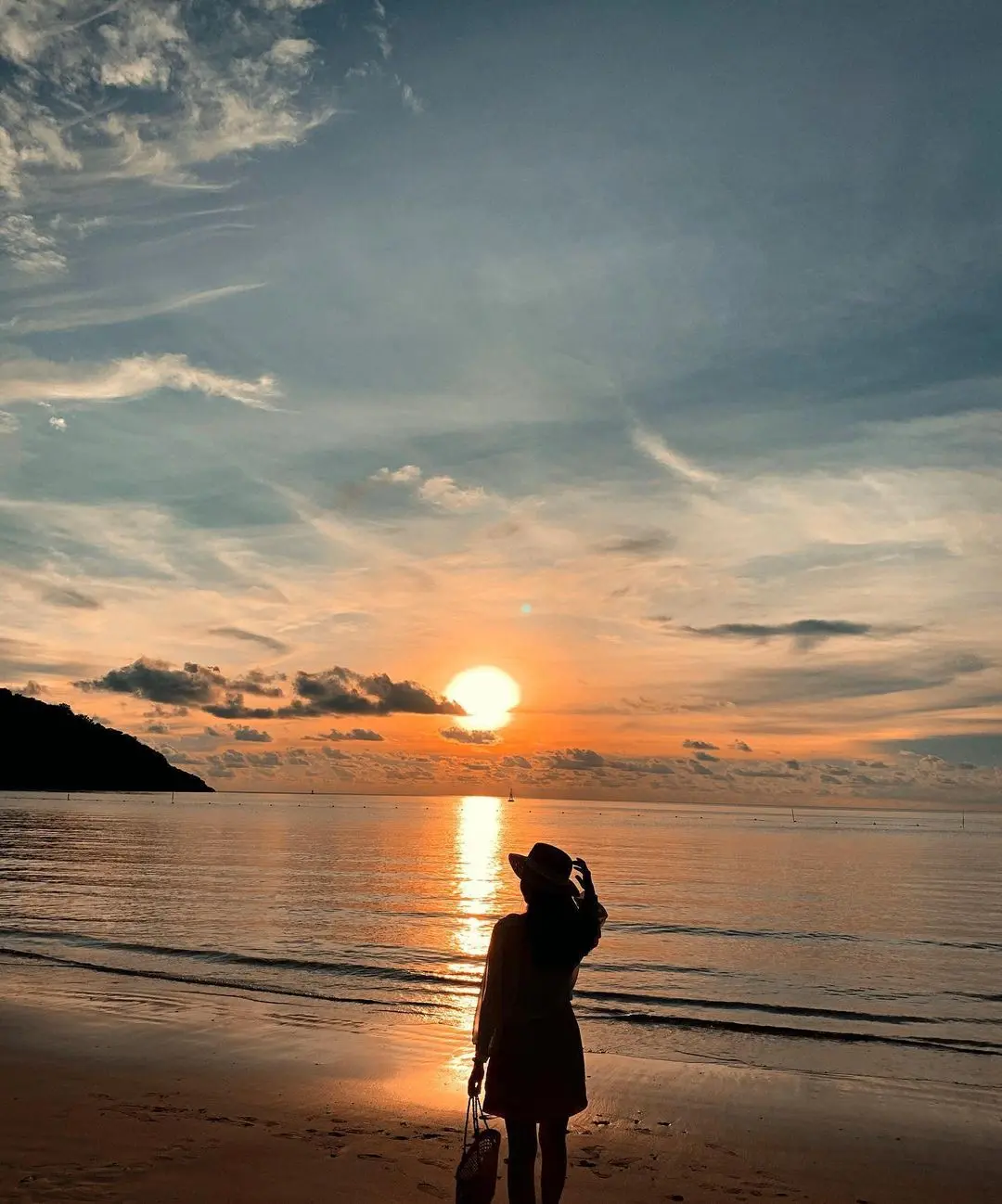 Bãi Đ&acirc;̀m Tr&acirc;̀u C&ocirc;n Đảo, bờ biển với phong cảnh tuyệt đẹp 10