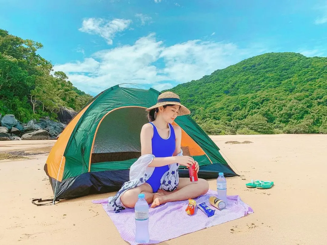 Bãi Đ&acirc;̀m Tr&acirc;̀u C&ocirc;n Đảo, bờ biển với phong cảnh tuyệt đẹp 9