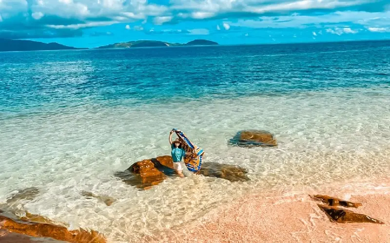Kh&aacute;m ph&aacute; Vịnh C&ocirc;n Sơn: Vi&ecirc;n ngọc xanh giữa l&ograve;ng C&ocirc;n Đảo 9