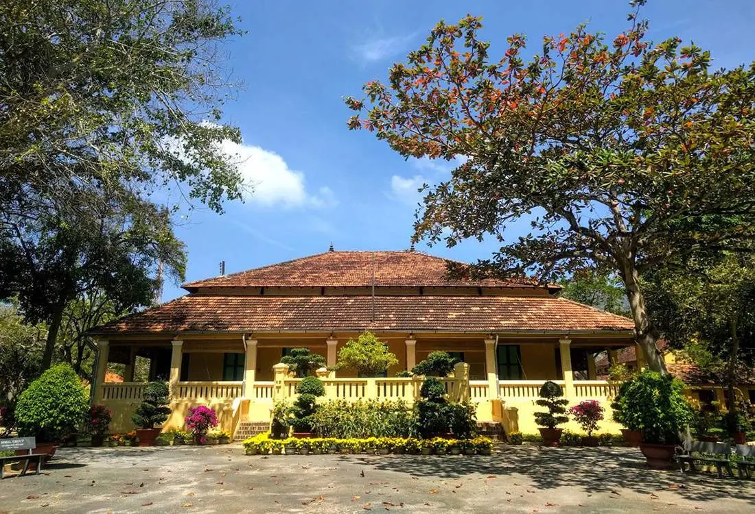 Gợi &yacute; Lịch tr&igrave;nh kh&aacute;m ph&aacute; C&ocirc;n Đảo tự t&uacute;c 2N1Đ từ H&agrave; Nội 2