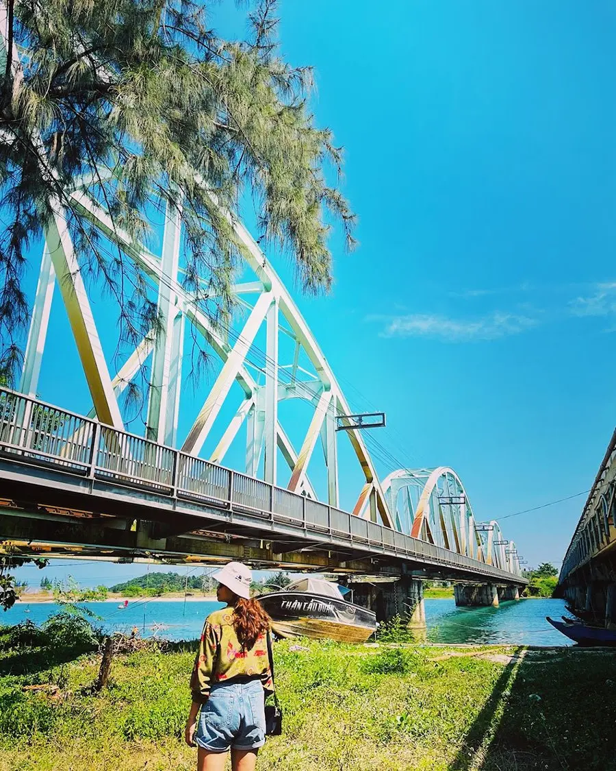 Cầu Nam &Ocirc; Đ&agrave; Nẵng, nơi nối liền những chuyến t&agrave;u Bắc Nam 7