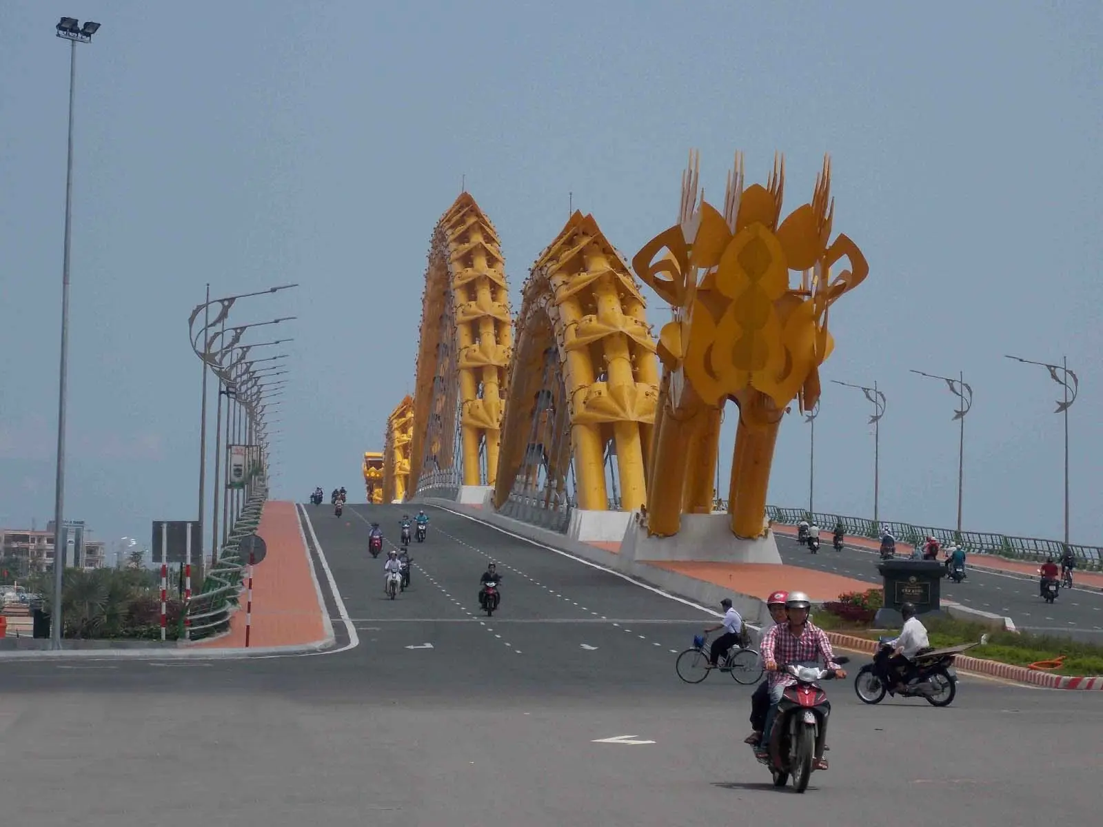 Cầu Rồng Đ&agrave; Nẵng: Kinh nghiệm check-in, tham quan chi tiết 6