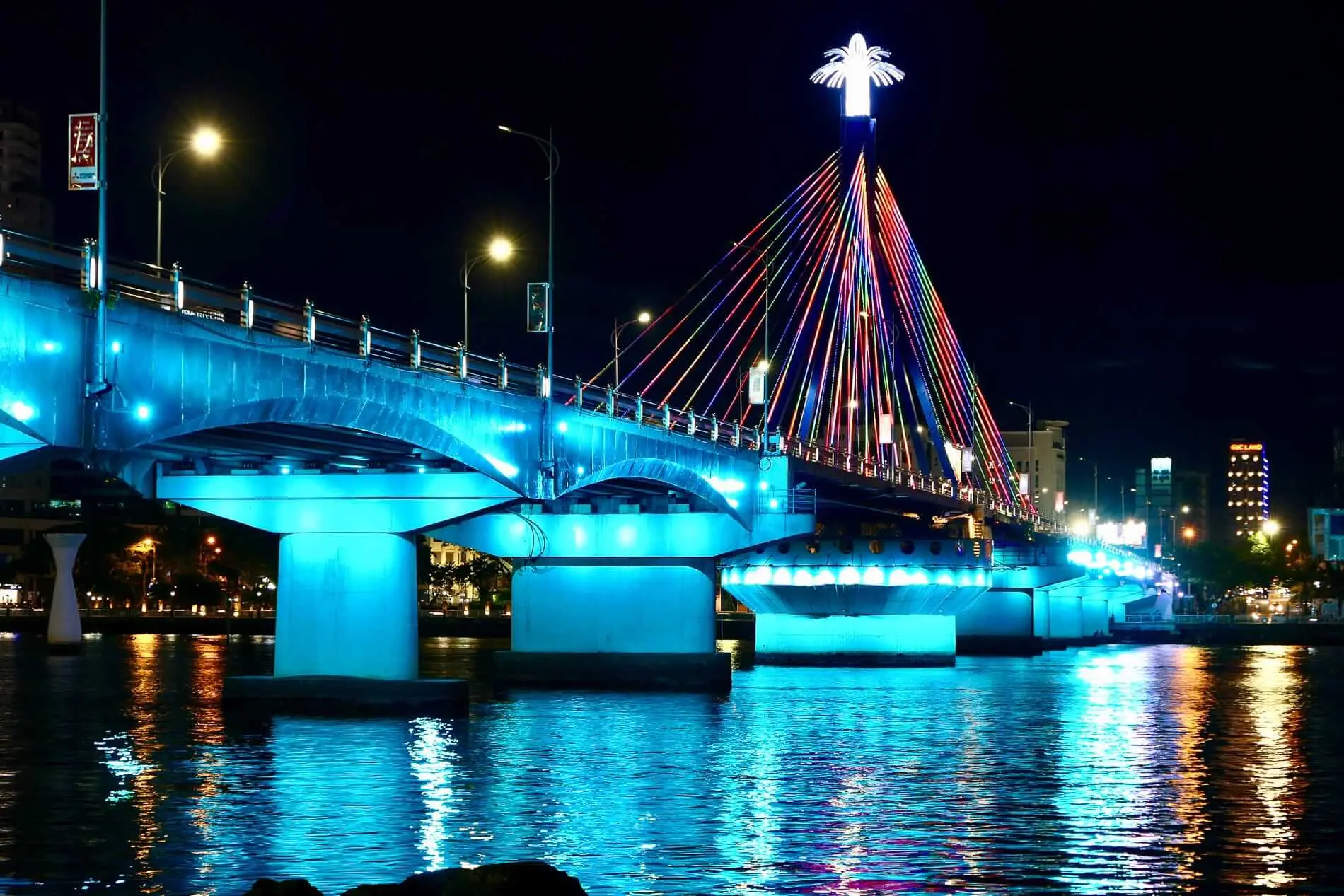 Cầu S&ocirc;ng H&agrave;n: C&acirc;y cầu quay độc nhất tại Việt Nam 6