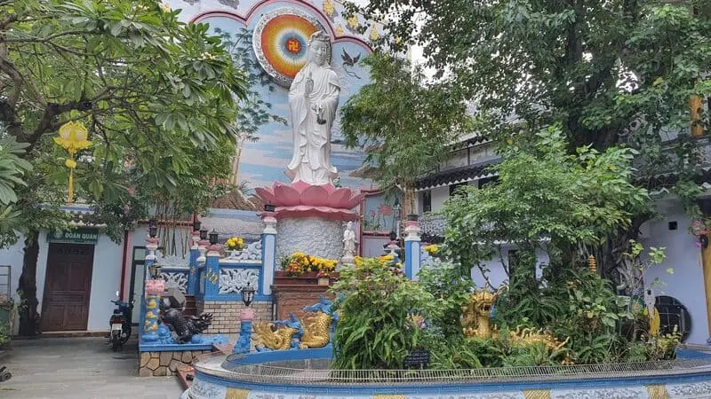 Ch&ugrave;a B&aacute;t Nh&atilde;, chốn cầu an thanh b&igrave;nh giữa l&ograve;ng Đ&agrave; th&agrave;nh 4