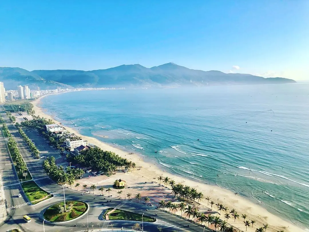 Đến biển Mỹ Kh&ecirc; Đ&agrave; Nẵng, lặng người ngắm nh&igrave;n 1 trong 6 b&atilde;i biển đẹp nhất h&agrave;nh tinh 2