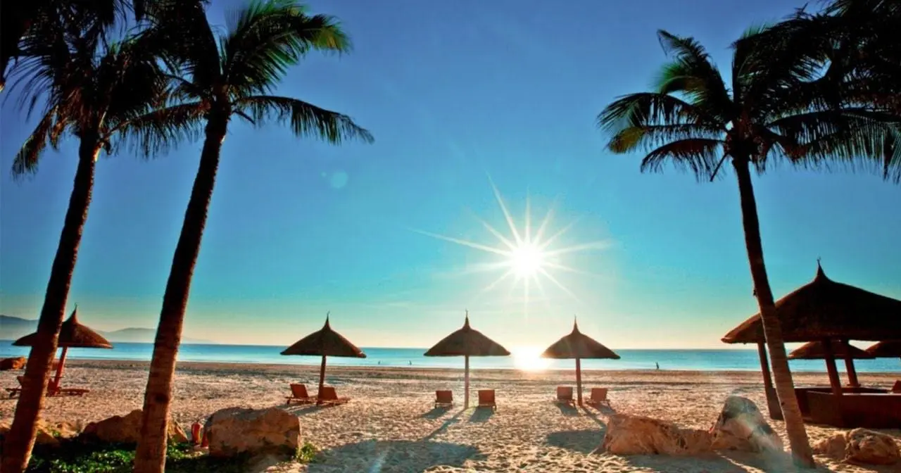 Đến biển Mỹ Kh&ecirc; Đ&agrave; Nẵng, lặng người ngắm nh&igrave;n 1 trong 6 b&atilde;i biển đẹp nhất h&agrave;nh tinh 3