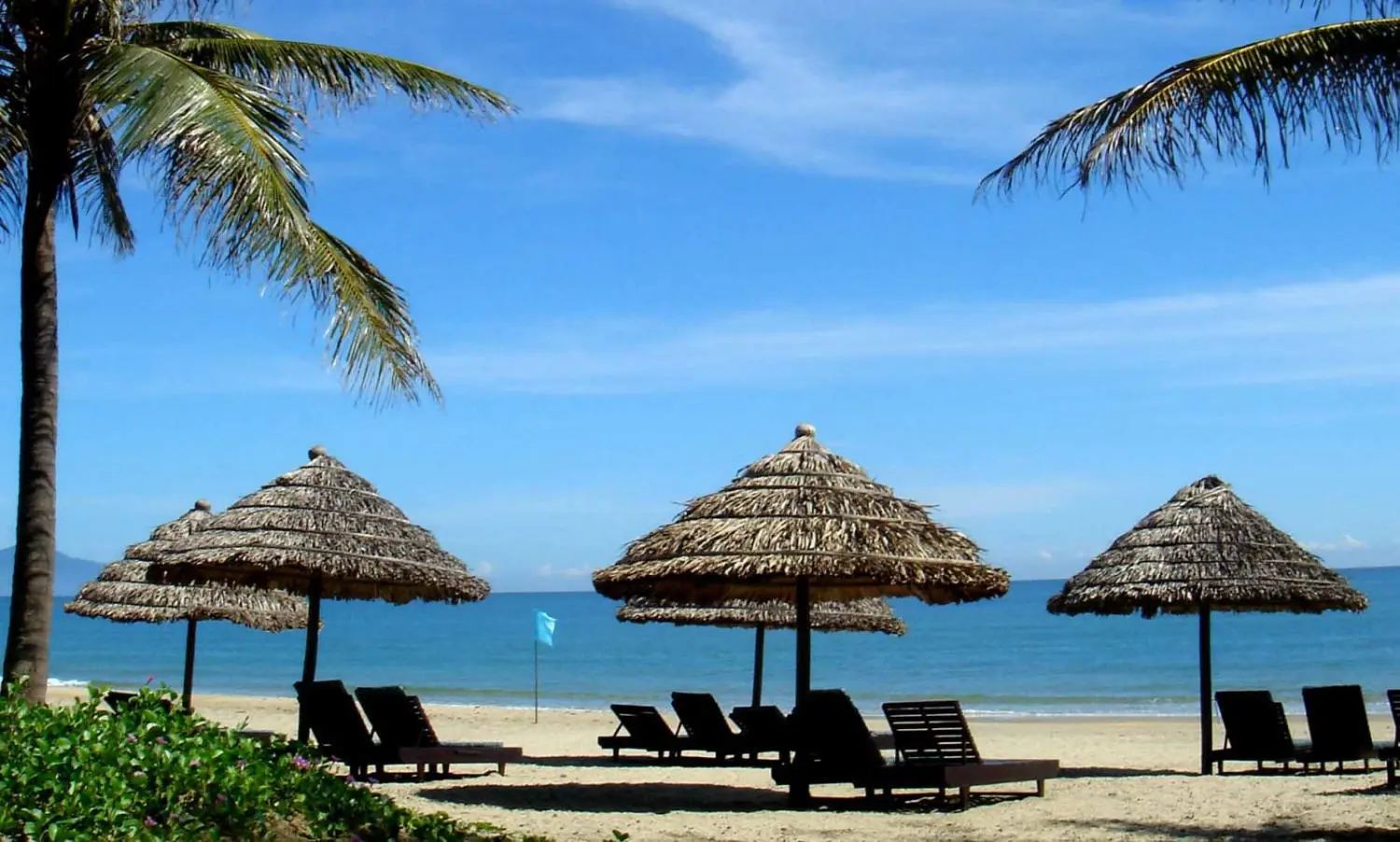 Đến biển Mỹ Kh&ecirc; Đ&agrave; Nẵng, lặng người ngắm nh&igrave;n 1 trong 6 b&atilde;i biển đẹp nhất h&agrave;nh tinh 5