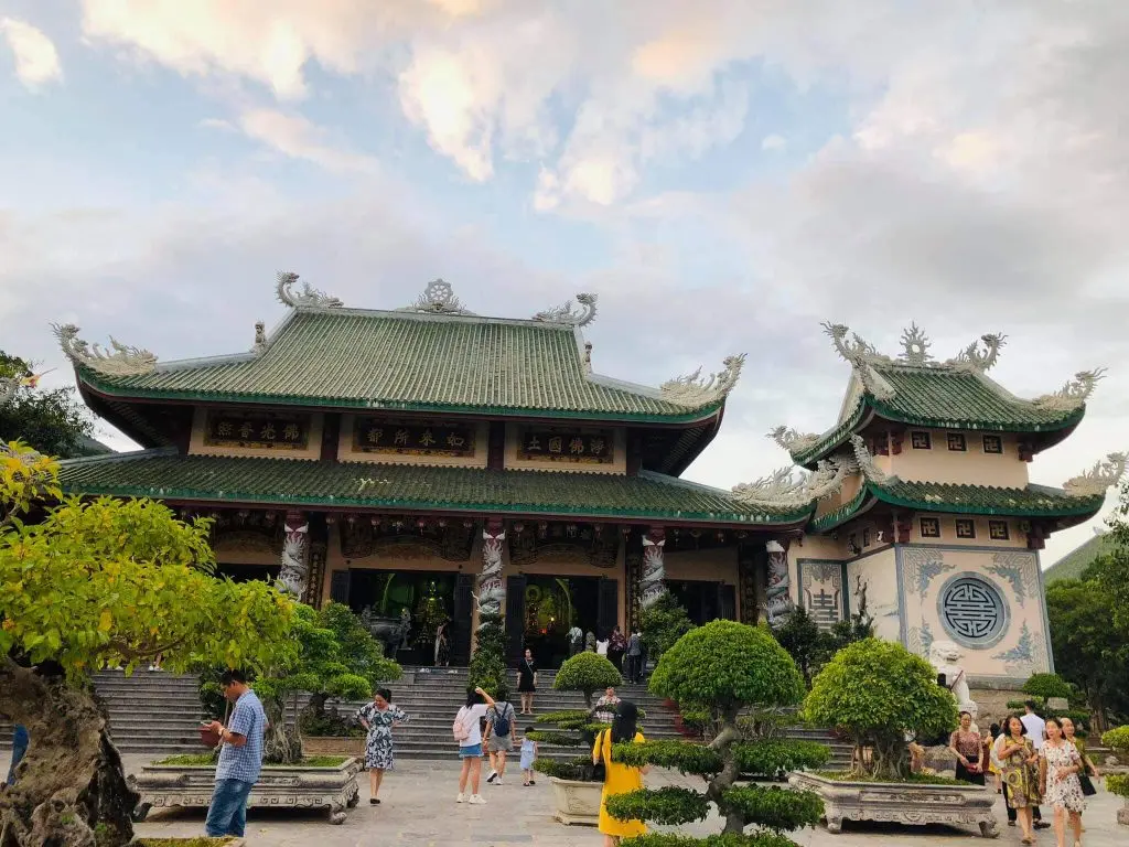 Gh&eacute; thăm ch&ugrave;a Linh Ứng Sơn Tr&agrave; - Điểm du lịch t&acirc;m linh tại Đ&agrave; Nẵng 5