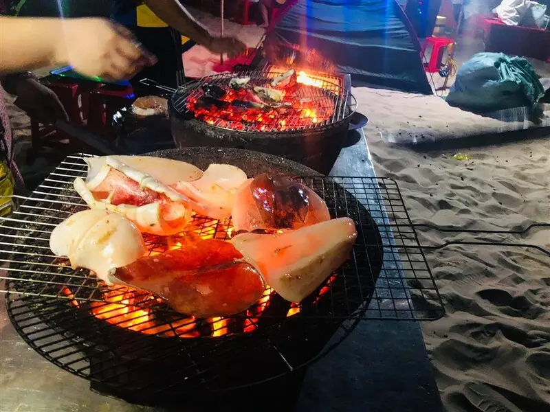 Ghềnh B&agrave;ng, thi&ecirc;n đường của những khối đ&aacute; kỳ vĩ &ocirc;m trọn cảnh biển 12