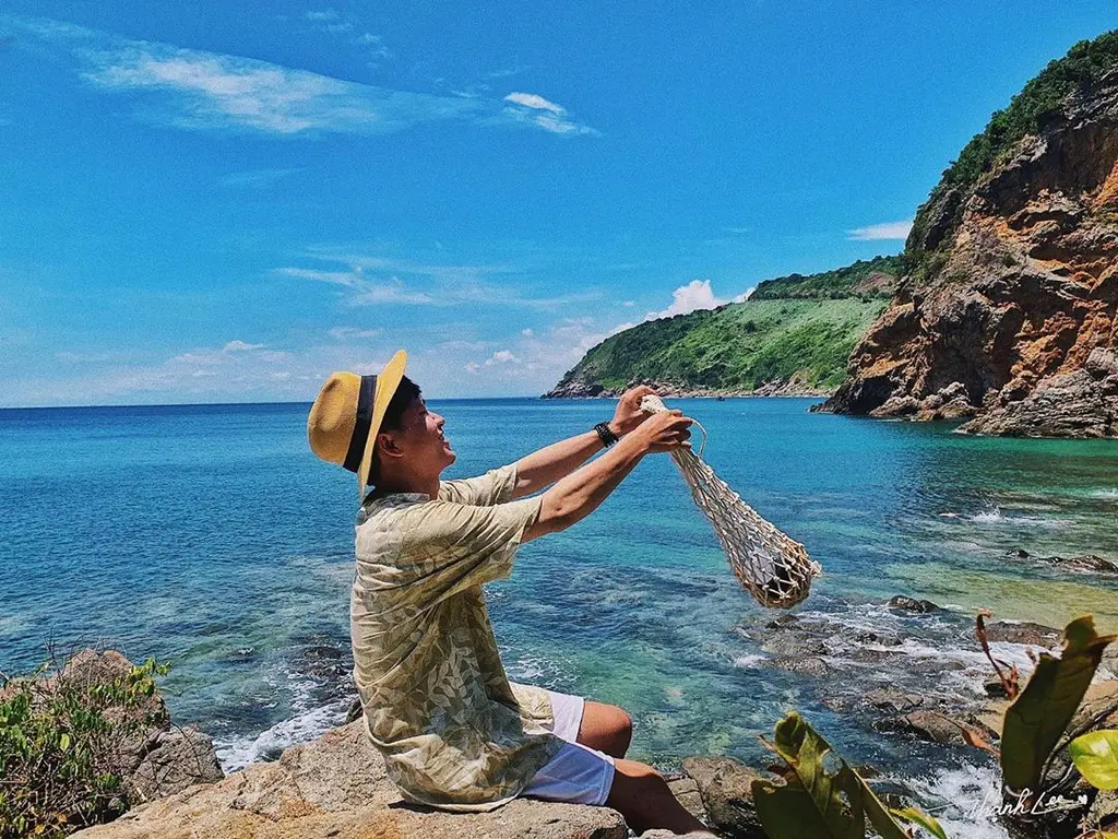 Kh&aacute;m ph&aacute; b&atilde;i Bụt Đ&agrave; Nẵng đầy hoang sơ v&agrave; thơ mộng 4