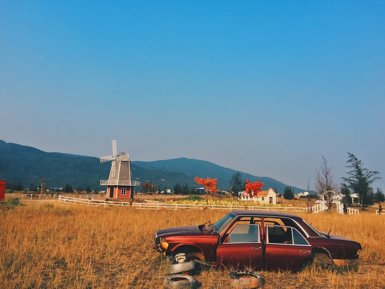 Phim trường Thuận Phước Field - Nơi t&aacute;i hiện khung cảnh l&agrave;ng qu&ecirc; ch&acirc;u &Acirc;u giữa l&ograve;ng Đ&agrave; Nẵng 2