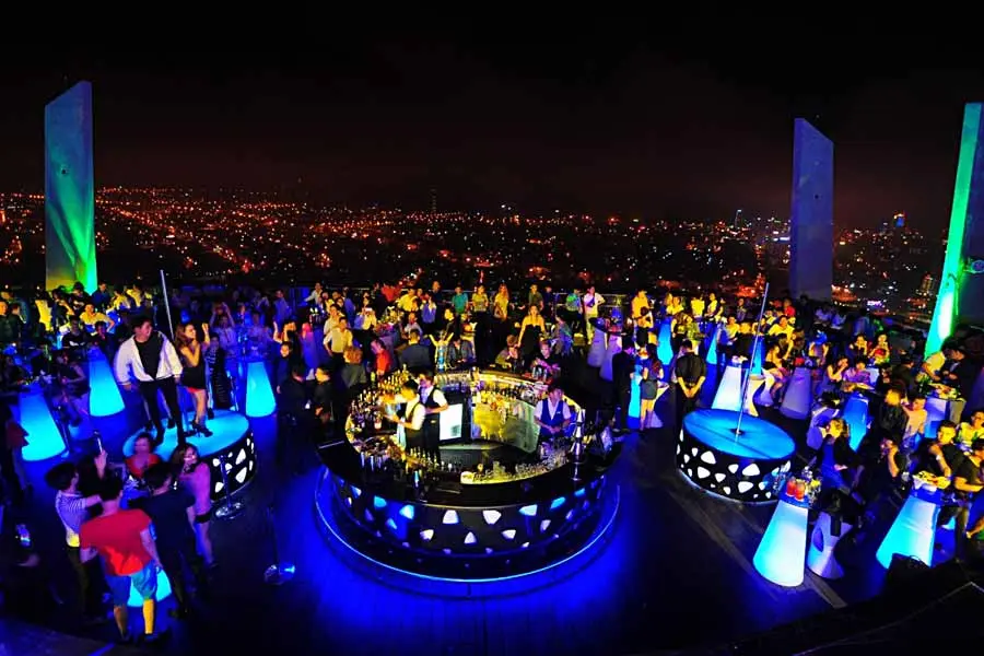 Quẩy hết m&igrave;nh tại Sky Bar 36 &ndash; Tọa độ giải tr&iacute; cao nhất Việt Nam 4