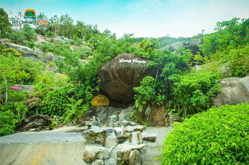 Tắm Onsen tại Suối kho&aacute;ng n&oacute;ng N&uacute;i Thần T&agrave;i &ndash; Đ&agrave; Nẵng 13