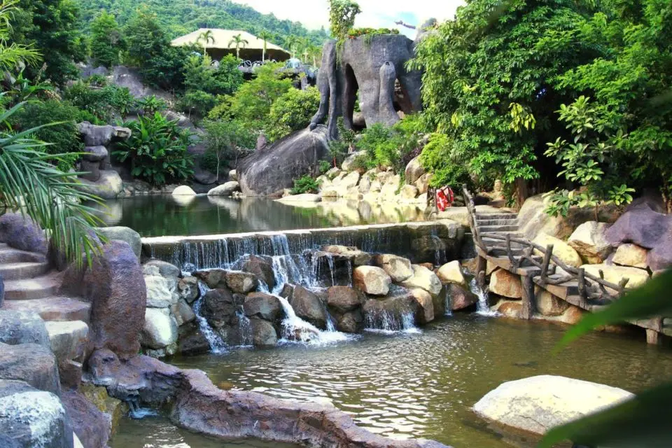 Tắm Onsen tại Suối kho&aacute;ng n&oacute;ng N&uacute;i Thần T&agrave;i &ndash; Đ&agrave; Nẵng 8