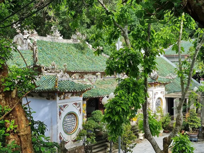 Thăm ch&ugrave;a Linh Ứng Ngũ H&agrave;nh Sơn cổ nhất &ldquo;Tam Linh Ứng Tự&rdquo; 2