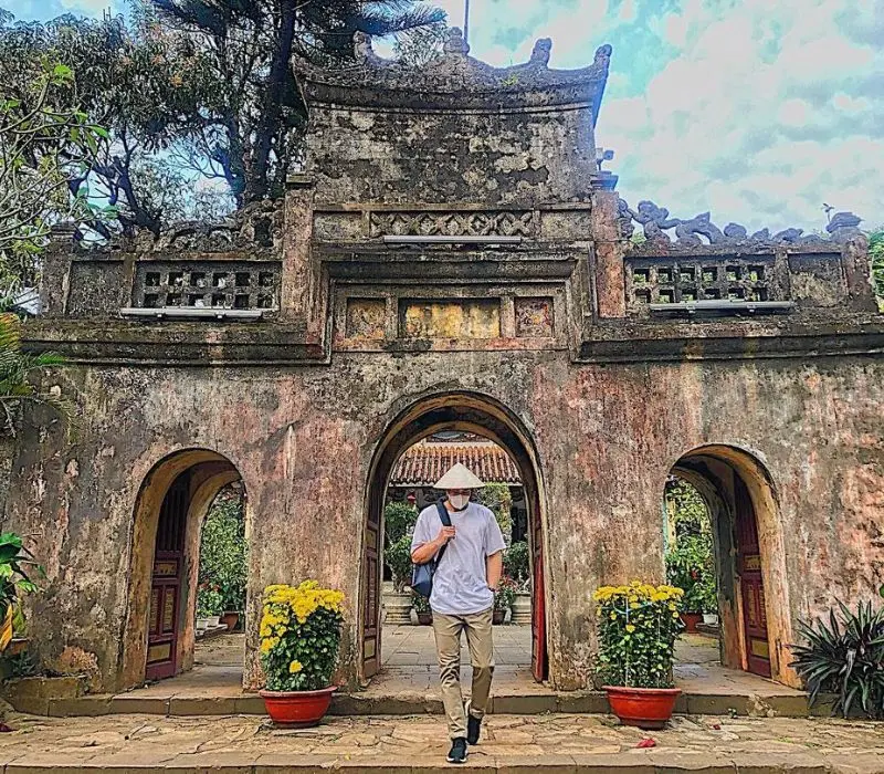 Top 14 ng&ocirc;i ch&ugrave;a Đ&agrave; Nẵng, c&otilde;i Phật linh thi&ecirc;ng giữa phố biển 8