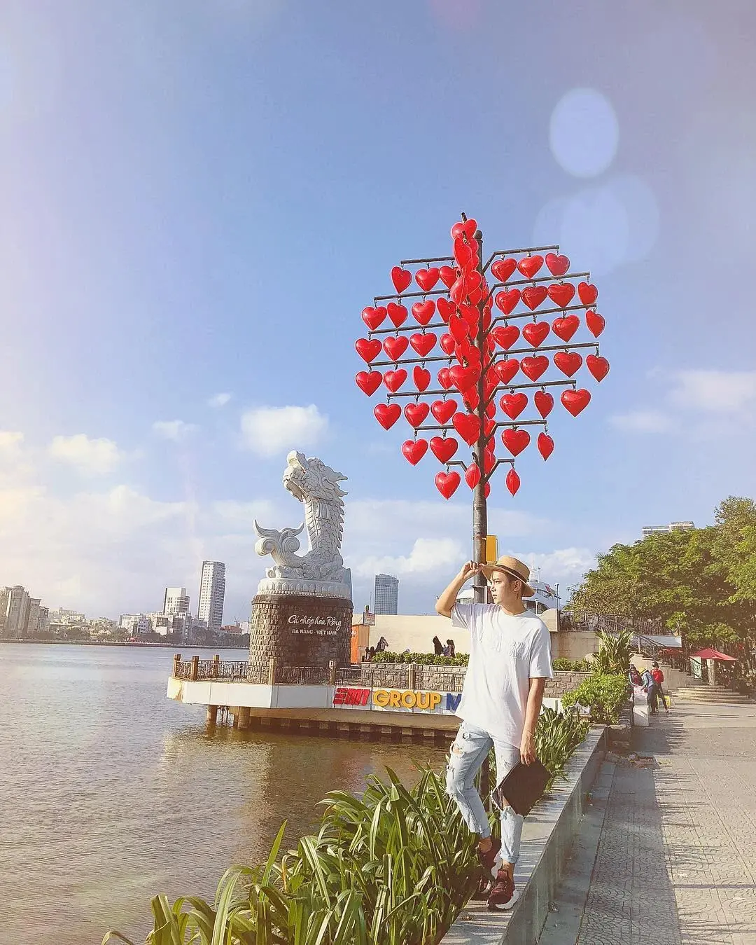 Tượng c&aacute; ch&eacute;p h&oacute;a Rồng Đ&agrave; Nẵng - Biểu tượng của khao kh&aacute;t phồn vinh 10