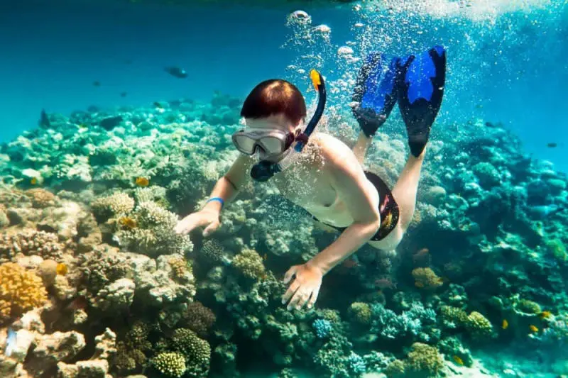 Vi vu Ghềnh B&agrave;ng đẹp tựa thi&ecirc;n đường biển tại Đ&agrave; Nẵng 5