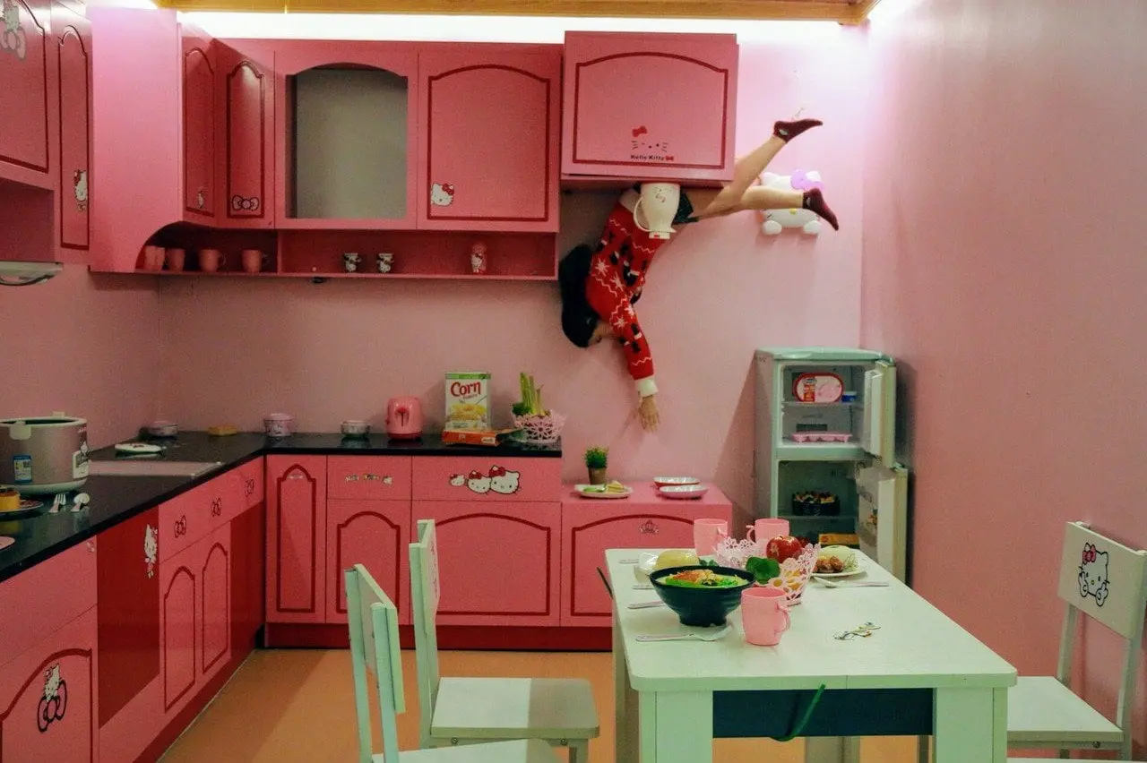 Quẩy banh nóc tại nhà đảo ngược, Upside down World Đà Nẵng