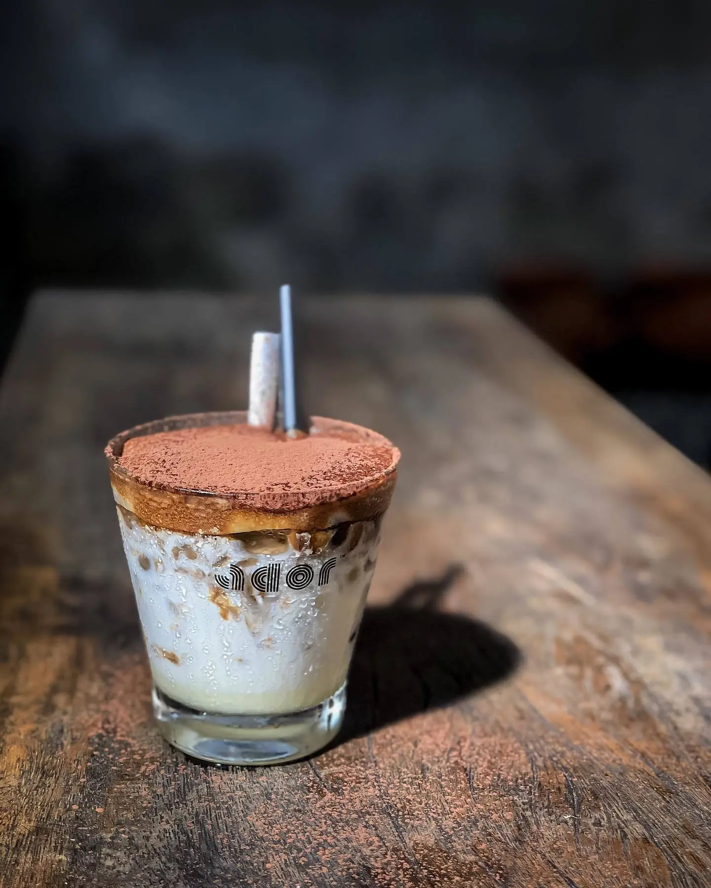 ADOR Coffee - Điểm hẹn thư gi&atilde;n cho những đ&ocirc;i ch&acirc;n mệt nho&agrave;i 5