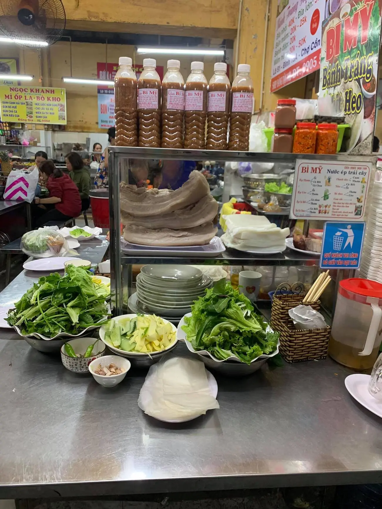 B&aacute;nh tr&aacute;ng cuốn thịt heo chợ Cồn - M&oacute;n ăn l&ocirc;i cuốn qua nhiều thế hệ ở Đ&agrave; Nẵng 4