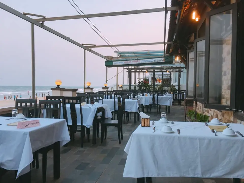 Blue Whale Restaurant Đ&agrave; Nẵng - Thưởng thức hương vị miền biển ở nh&agrave; h&agrave;ng c&oacute; view đẹp nao l&ograve;ng tại Đ&agrave; Nẵng 4